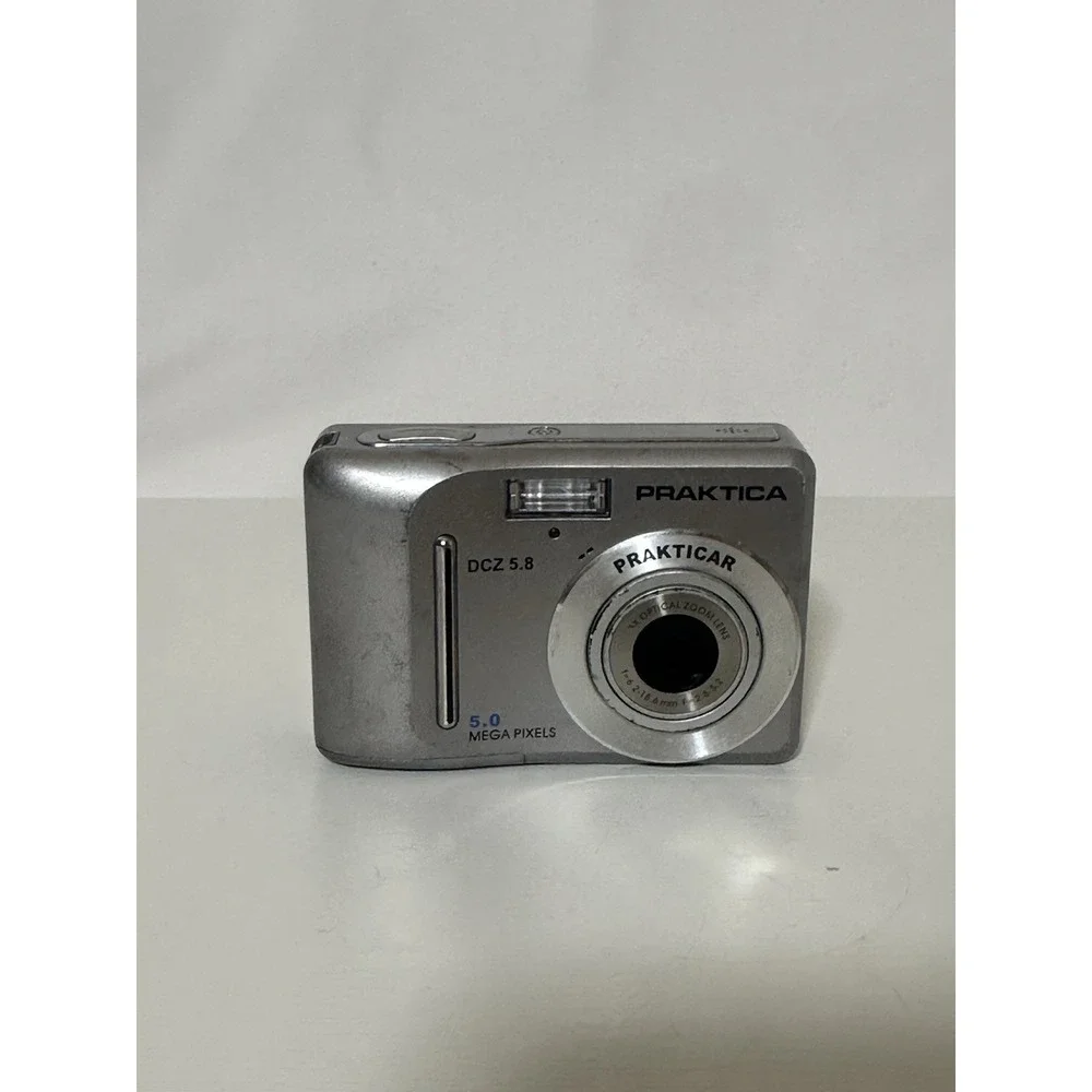 Praktica DCZ 5.8 digital camera For Parts